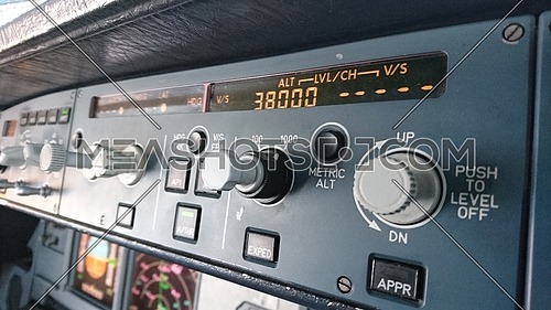 [Bild: an-airbus-a320-flight-control-unit-autof...&size=1024]