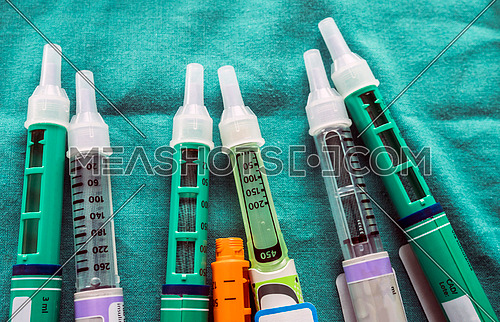 Insulin injection needle or pen for use by diabetics