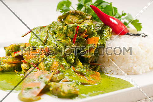 chicken with green curry fresh vegetables and rice