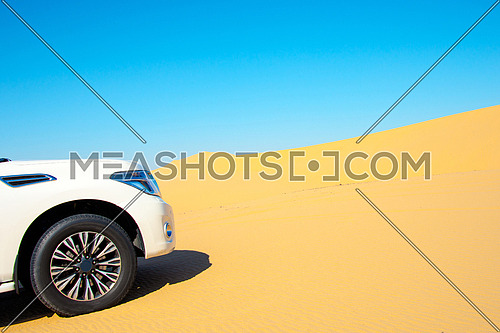 An SUV 4X4 in the desert