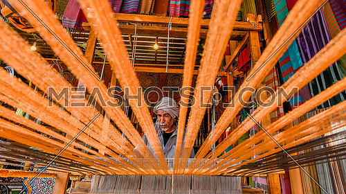 Manufacture of hand looms in Egypt in the Nuba area