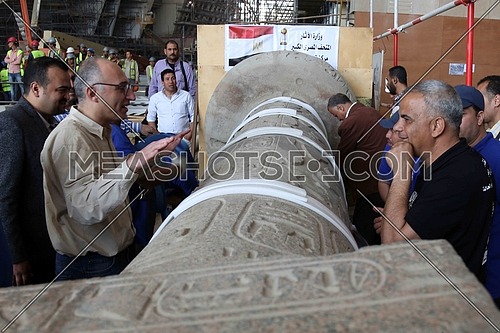 The pillar of Mernabata, son of Ramses II, is transferred by the Ministry of State of Antiquities to the Grand Egyptian Museum in Giza 