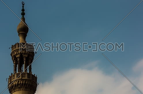 Track Right Shot for mousqe minaret at Daytime