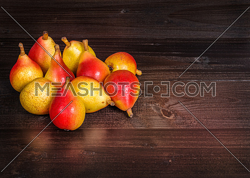 In the picture a set of pears  \