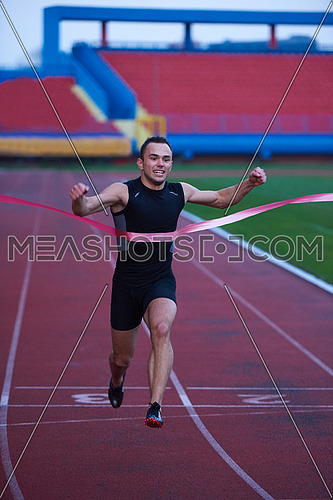 athletic runner finis line track