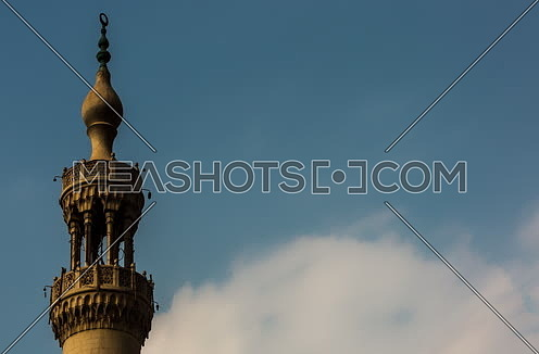 Zoom IN Shot for mousqe minaret at Daytime