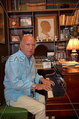 Egyptian Pianist Omar Khayrat in his residence on 15 June 2015
الموسيقار المصري عمر خيرت في منزله